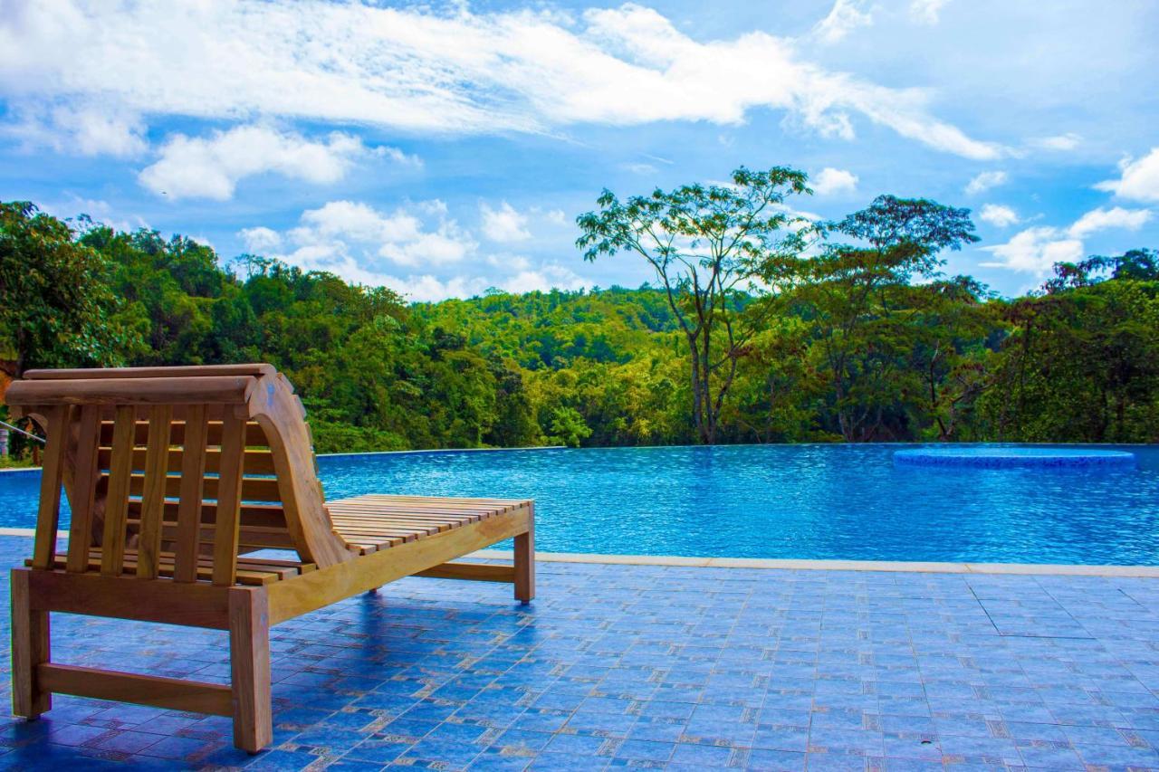 Mookanana Jungle Resort And Spa 하산 외부 사진
