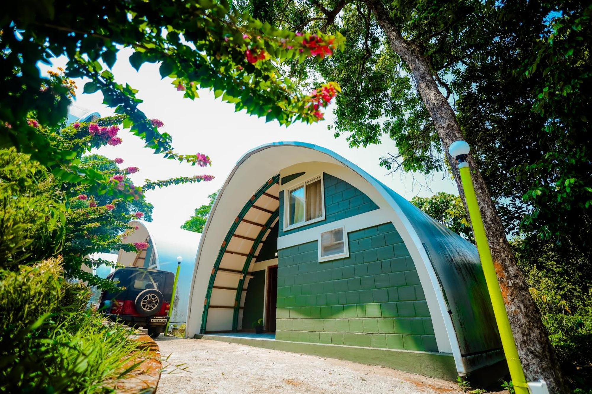 Mookanana Jungle Resort And Spa 하산 외부 사진