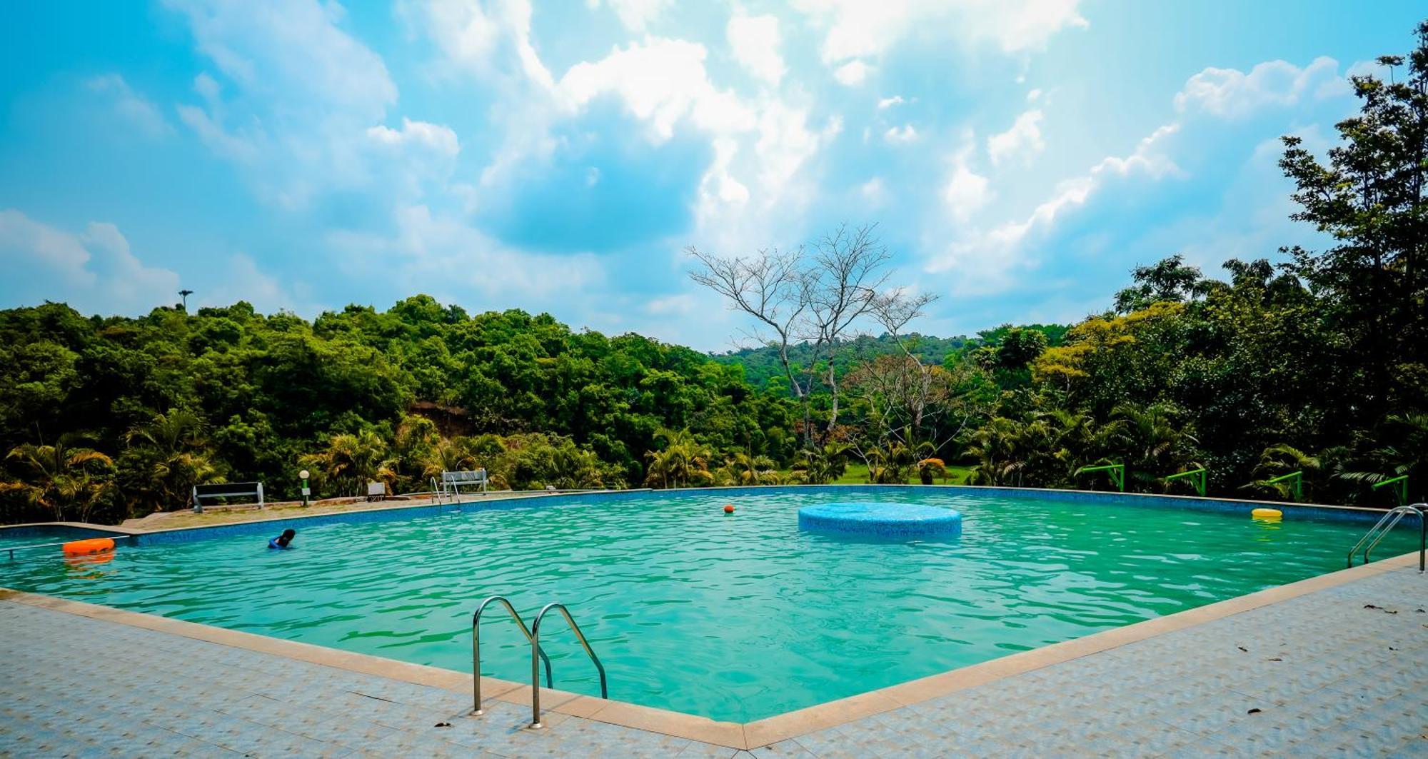 Mookanana Jungle Resort And Spa 하산 외부 사진